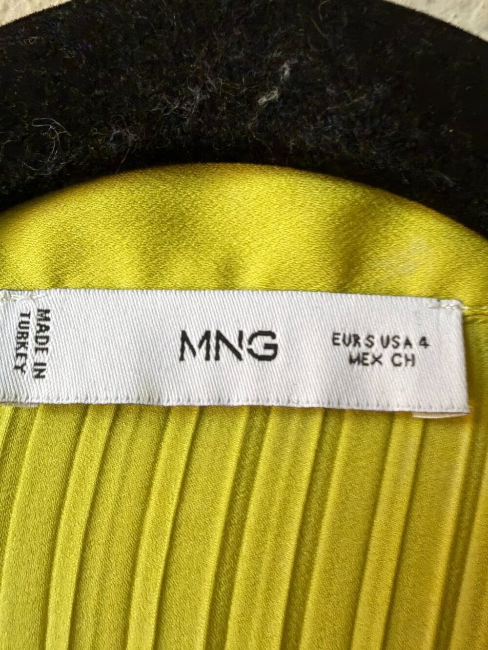 Mango Chartreuse Accordion Pleated Button Up Shirt Size 4 - Picture 4 of 6